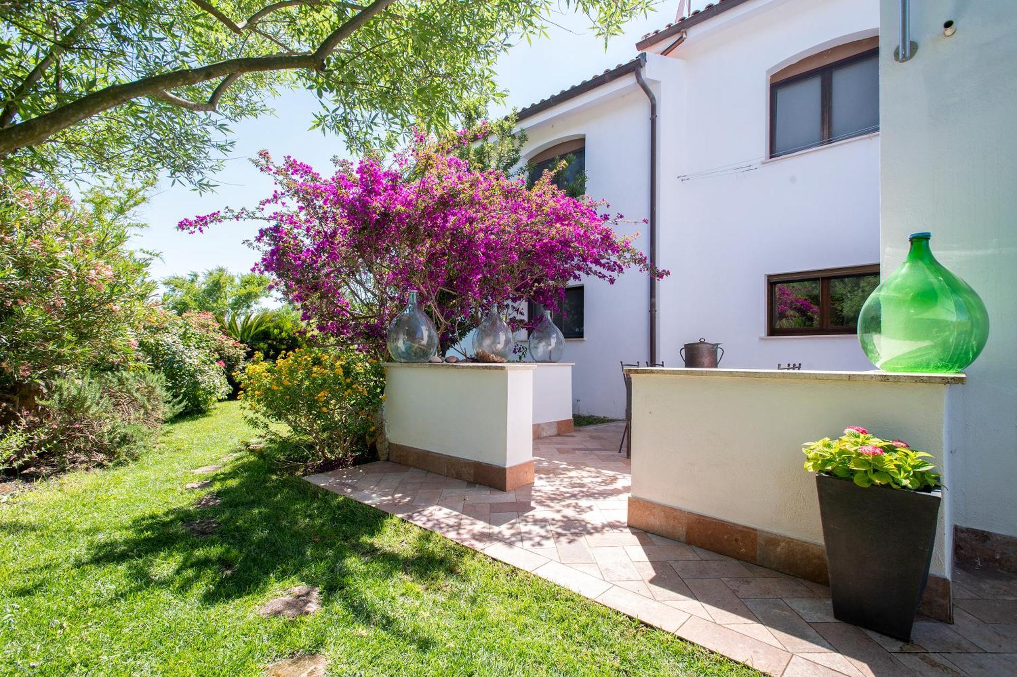 Sardinia Re - Villa Fioretta Flowers Apartments Ольмедо Экстерьер фото